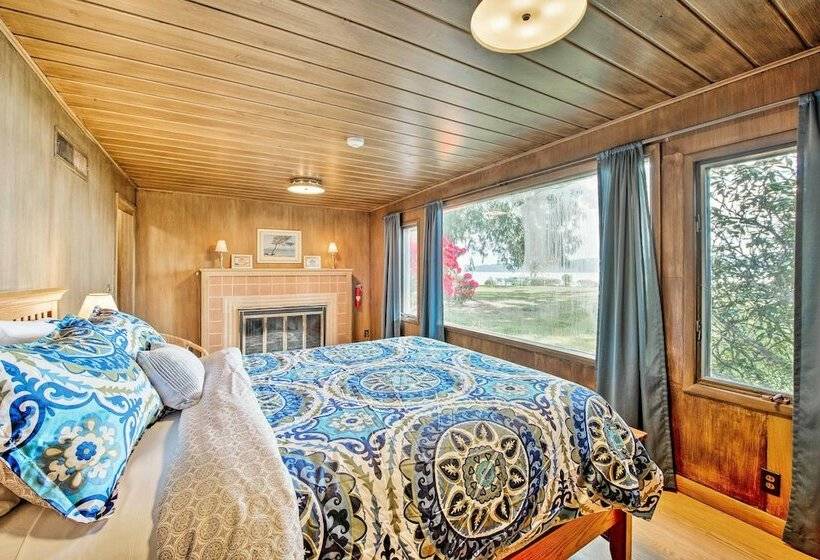 Washington Waterfront Home W/ Sequim Bay Access