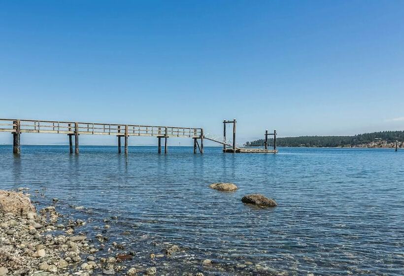 Washington Waterfront Home W/ Sequim Bay Access