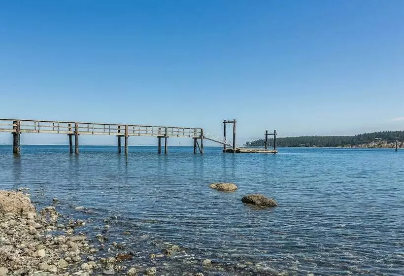 Washington Waterfront Home W/ Sequim Bay Access