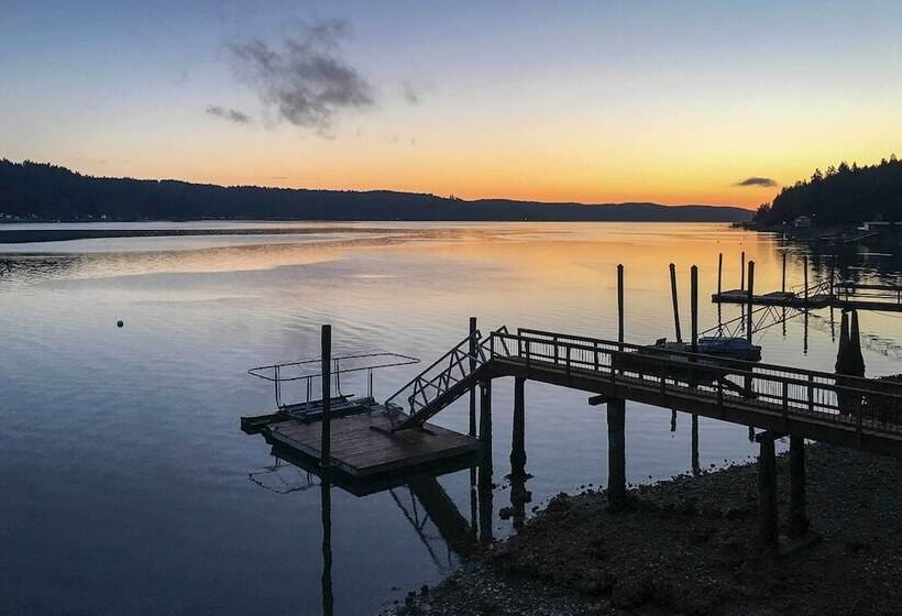 Waterfront Home On  Gold Coast  Of Hood Canal!