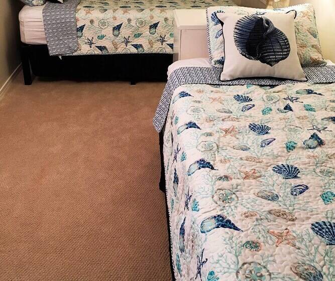 Waterfront Home On  Gold Coast  Of Hood Canal!