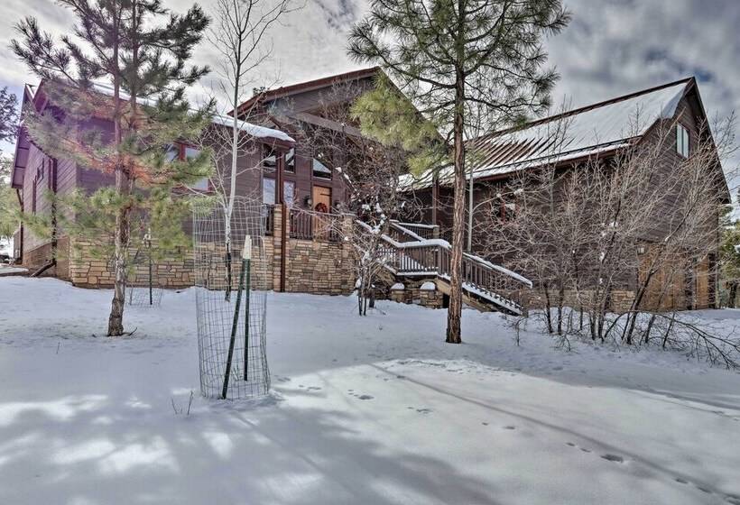 Furnished Deck + Fire Pit: Show Low Hideaway!