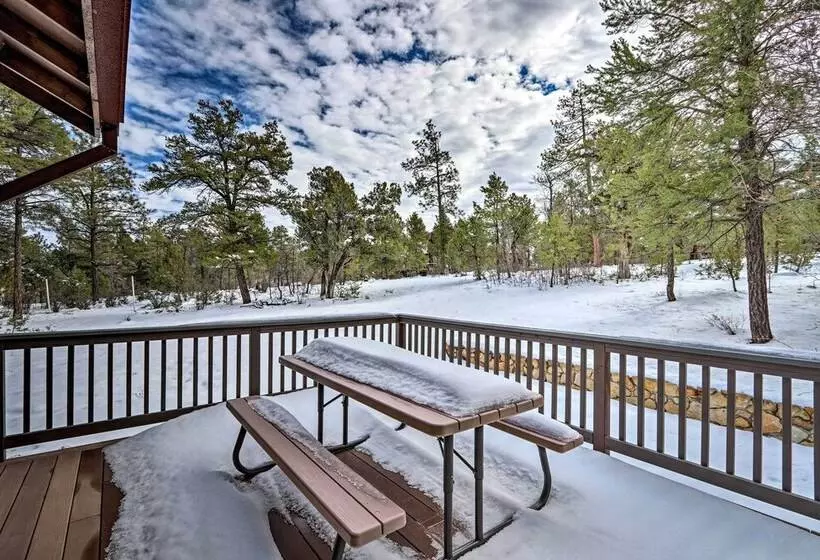 Furnished Deck + Fire Pit: Show Low Hideaway!
