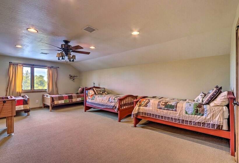 Furnished Deck + Fire Pit: Show Low Hideaway!