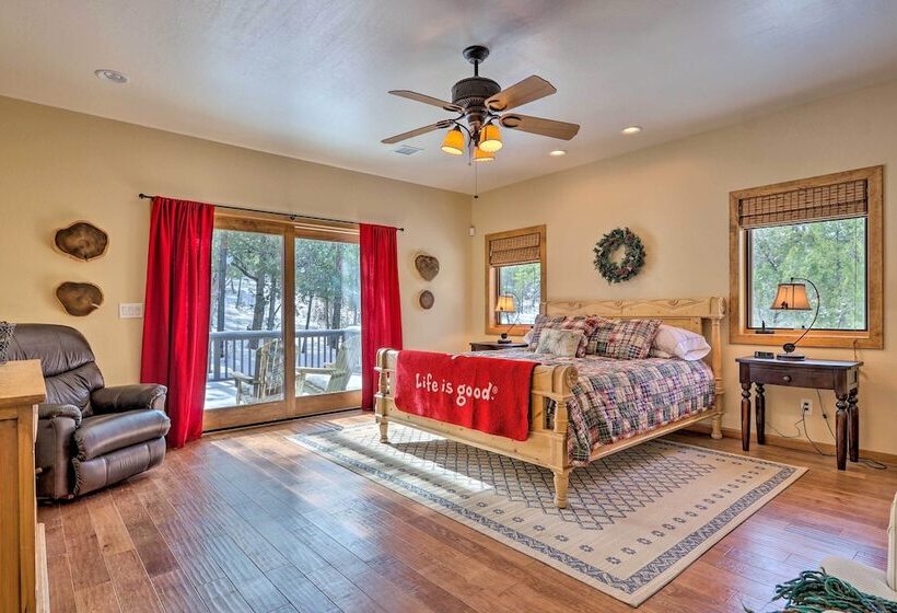 Furnished Deck + Fire Pit: Show Low Hideaway!