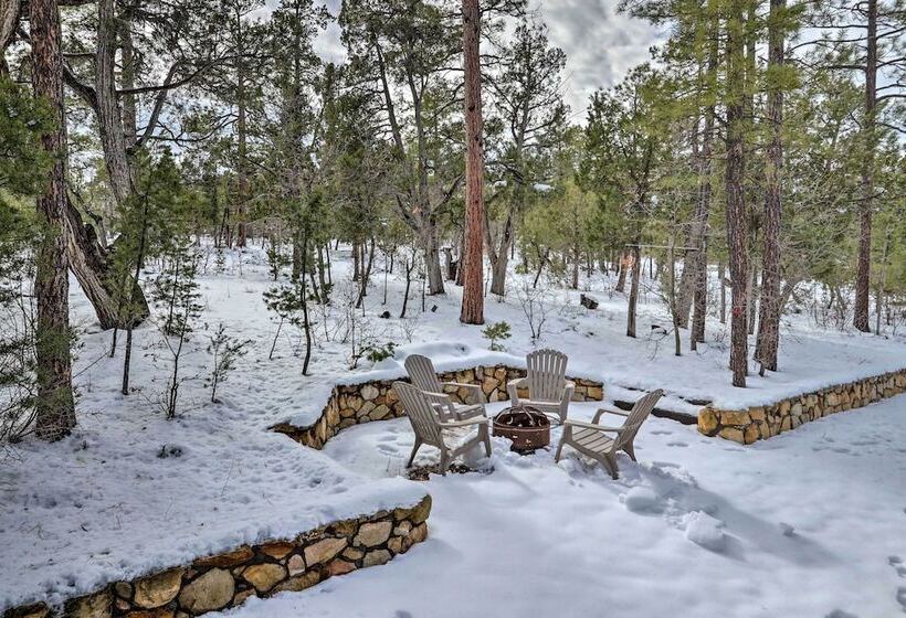 Furnished Deck + Fire Pit: Show Low Hideaway!