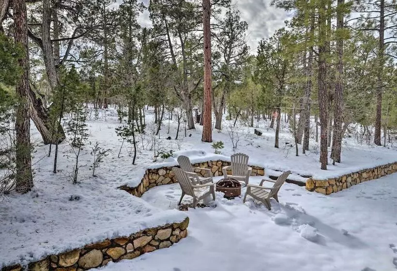Furnished Deck + Fire Pit: Show Low Hideaway!