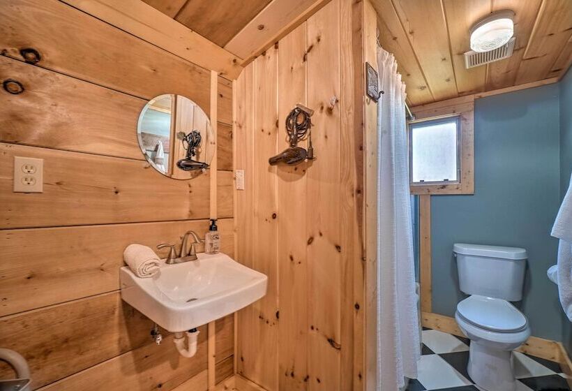 Cabin < 2 Mi To Great Smoky Mtns Natl Park!