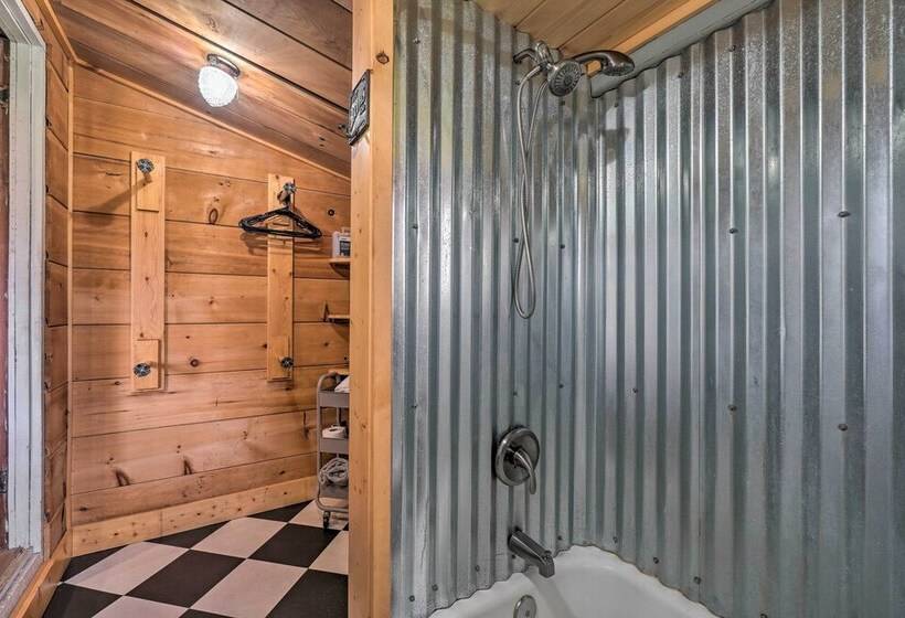 Cabin < 2 Mi To Great Smoky Mtns Natl Park!