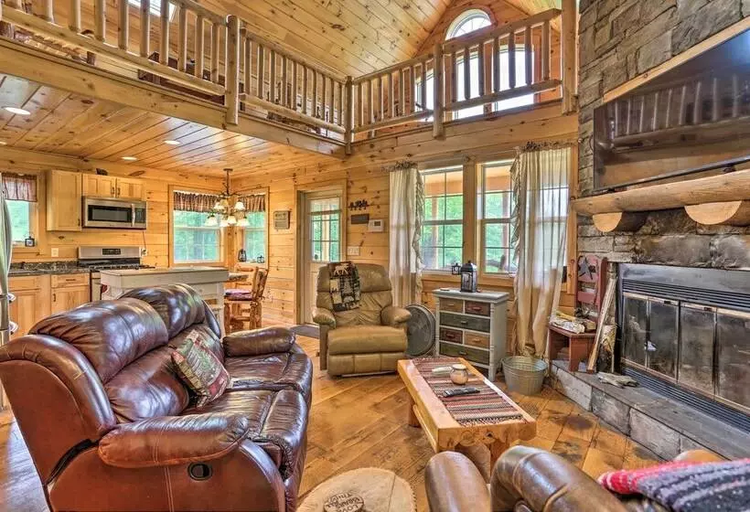 Porch, Fire Pit + Valley Views: Blakely Cabin!