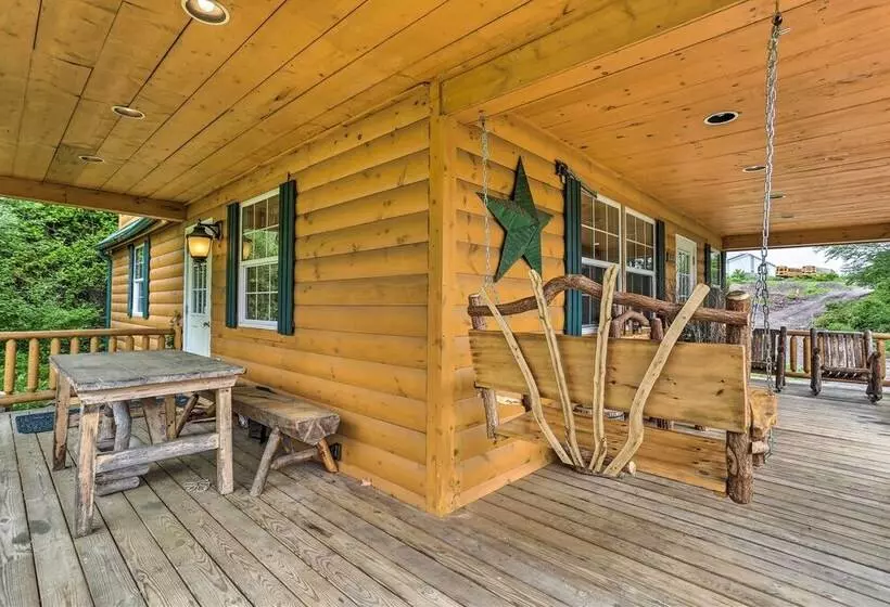 Porch, Fire Pit + Valley Views: Blakely Cabin!