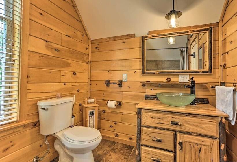 Porch, Fire Pit + Valley Views: Blakely Cabin!