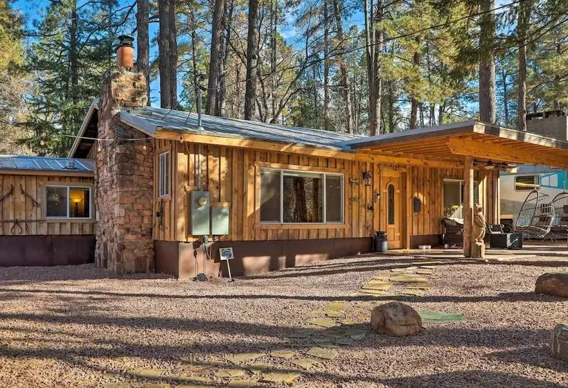 Cozy Cabin Retreat W/ Patio & Fenced Yard