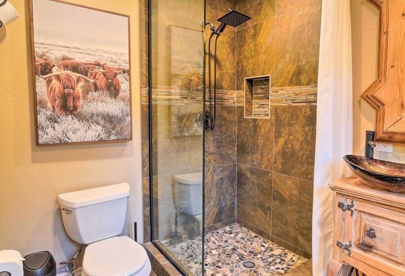 Cozy Cabin Retreat W/ Patio & Fenced Yard