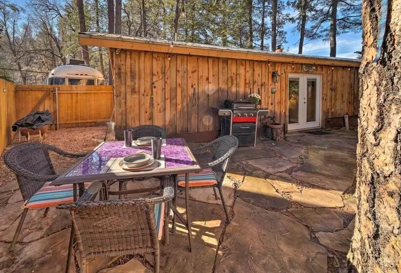 Cozy Cabin Retreat W/ Patio & Fenced Yard
