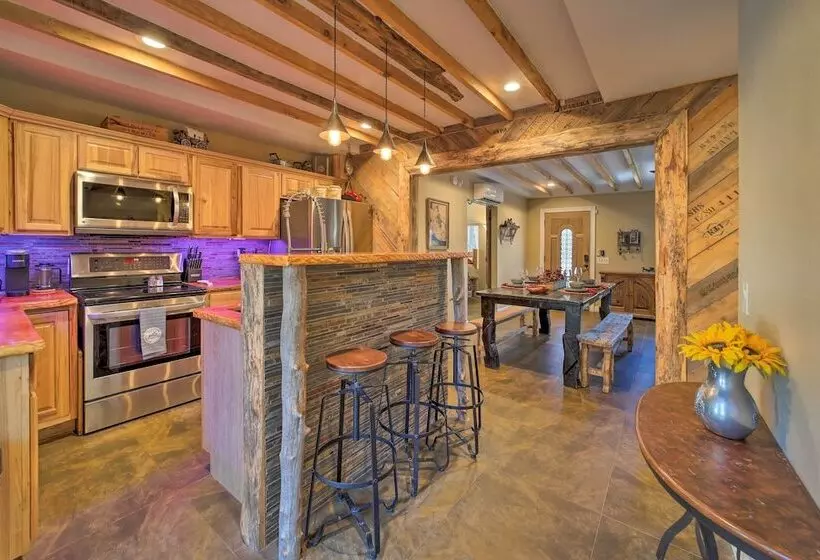 Cozy Cabin Retreat W/ Patio & Fenced Yard