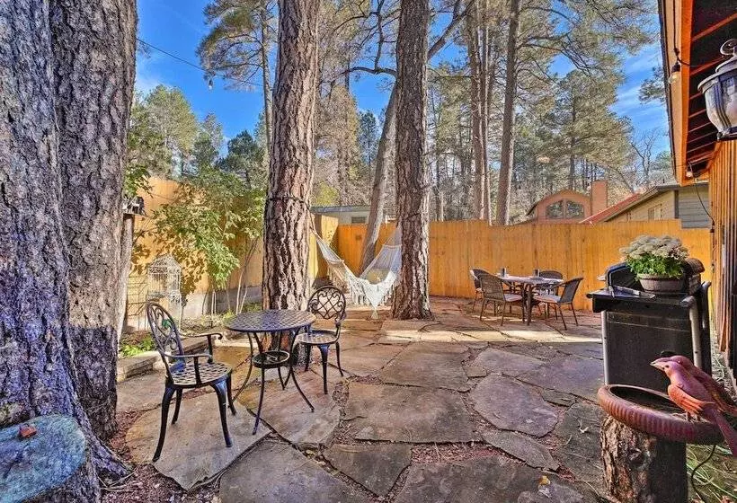 Cozy Cabin Retreat W/ Patio & Fenced Yard