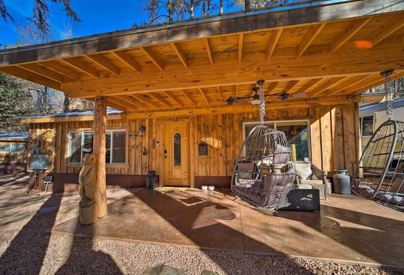 Cozy Cabin Retreat W/ Patio & Fenced Yard