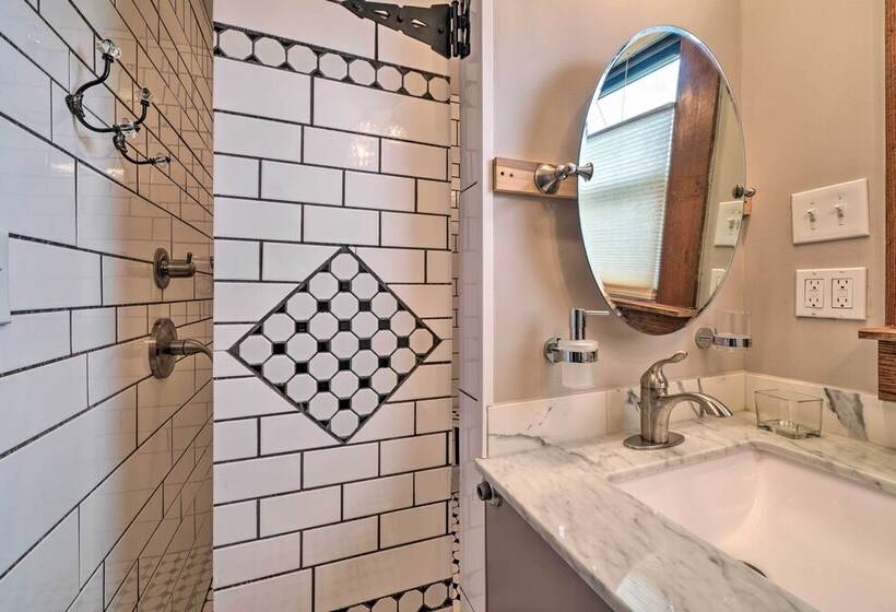 Classy Colonial House W/ Furnished Sunroom!