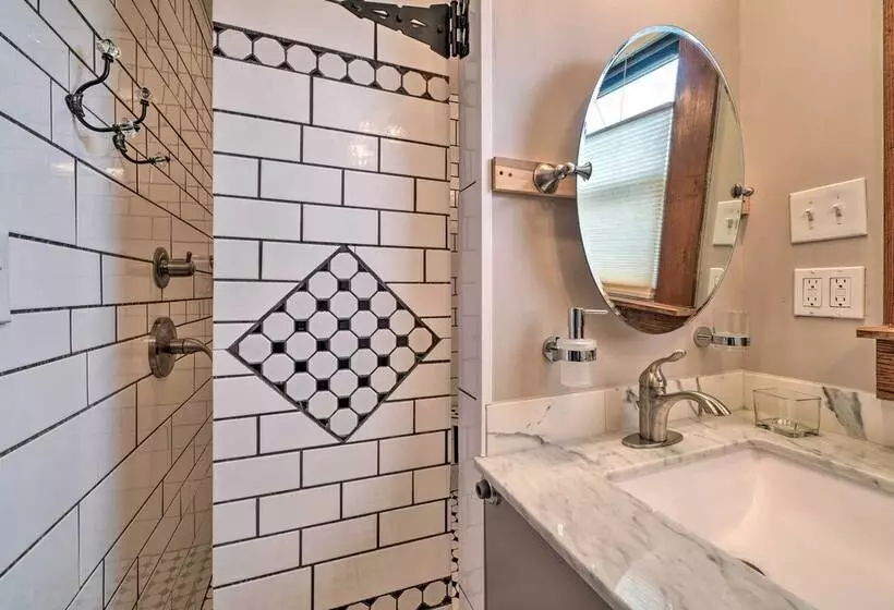 Classy Colonial House W/ Furnished Sunroom!