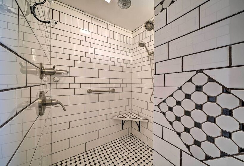 Classy Colonial House W/ Furnished Sunroom!