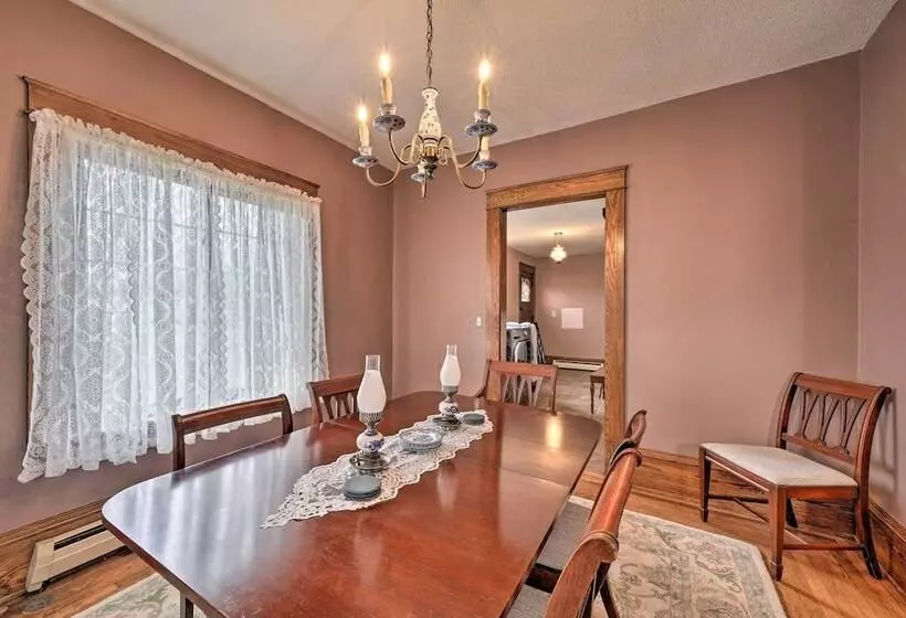 Classy Colonial House W/ Furnished Sunroom!