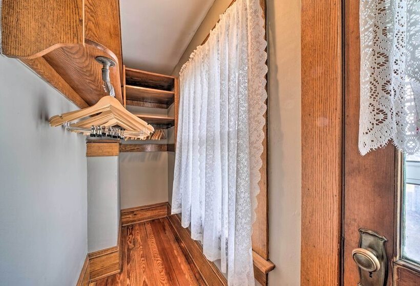 Classy Colonial House W/ Furnished Sunroom!