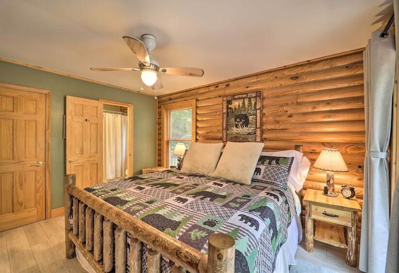 2 Decks & Fire Pit: Scenic Beech Mountain Retreat!