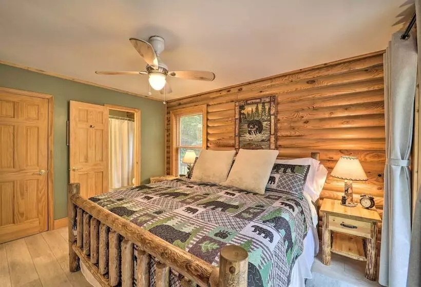 2 Decks & Fire Pit: Scenic Beech Mountain Retreat!