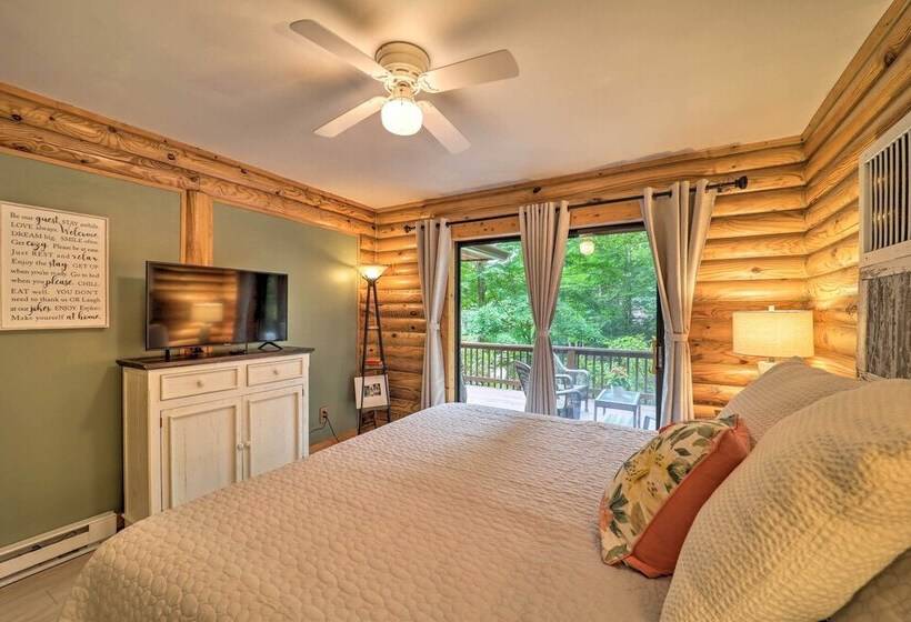 2 Decks & Fire Pit: Scenic Beech Mountain Retreat!