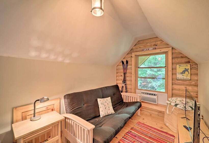 2 Decks & Fire Pit: Scenic Beech Mountain Retreat!