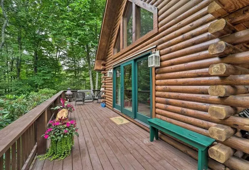 2 Decks & Fire Pit: Scenic Beech Mountain Retreat!
