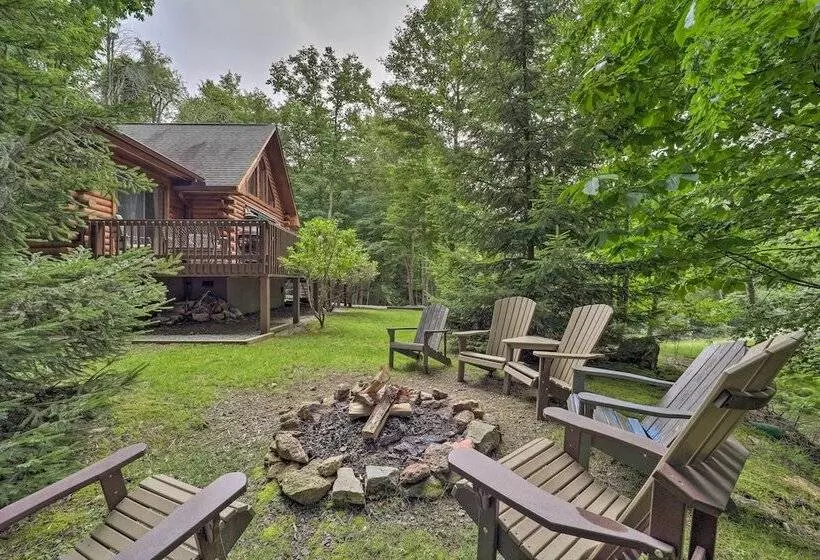 2 Decks & Fire Pit: Scenic Beech Mountain Retreat!