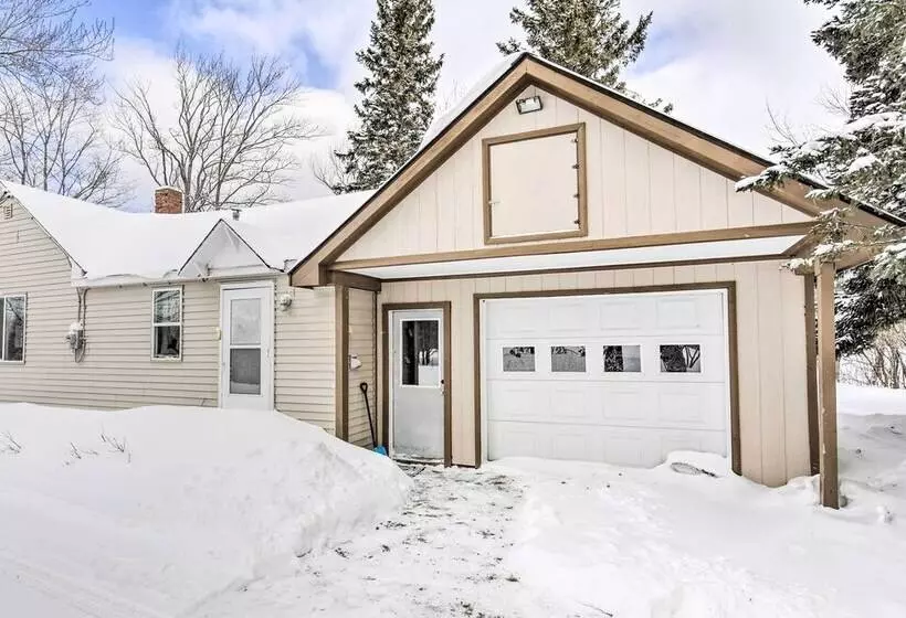 Cozy Chassell House   10 Mi To Portage Lake!