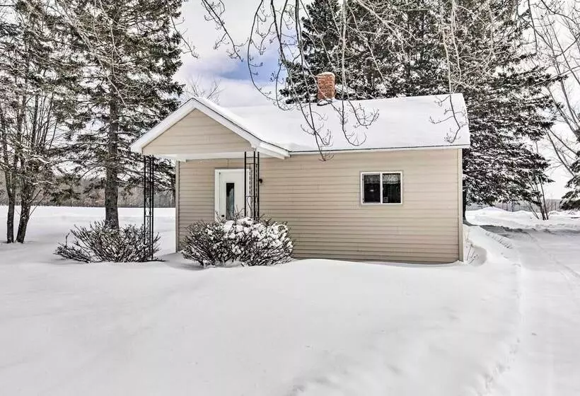 Cozy Chassell House   10 Mi To Portage Lake!