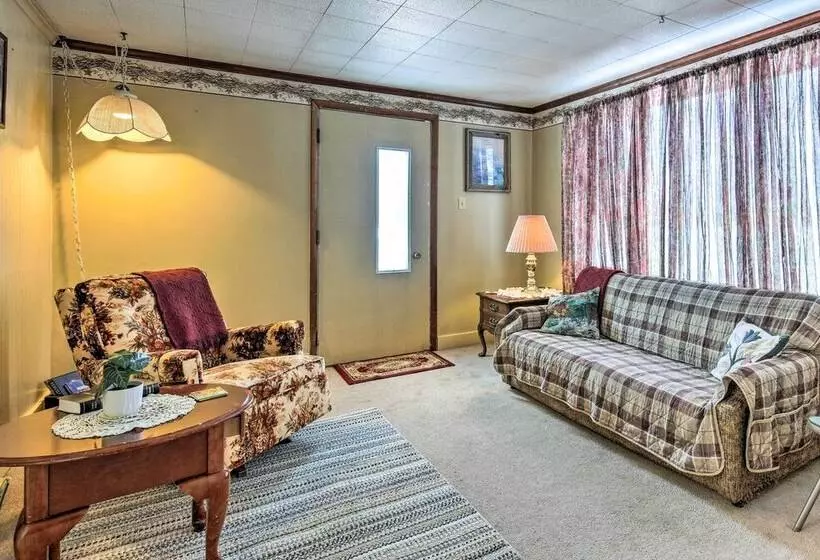 Cozy Chassell House   10 Mi To Portage Lake!