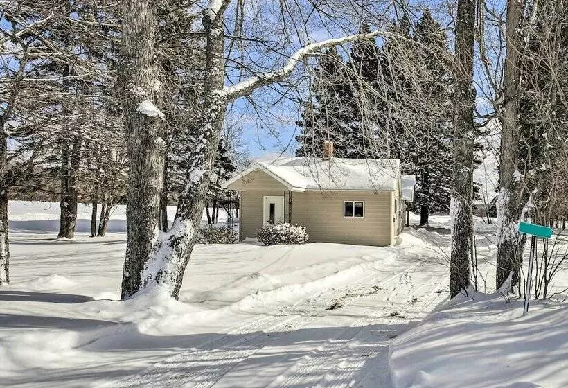 Cozy Chassell House   10 Mi To Portage Lake!