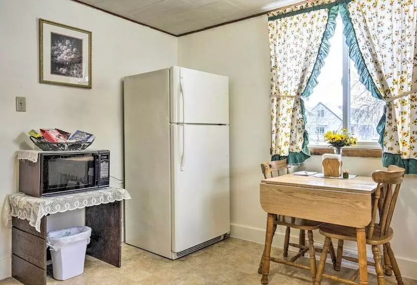 Cozy Chassell House   10 Mi To Portage Lake!