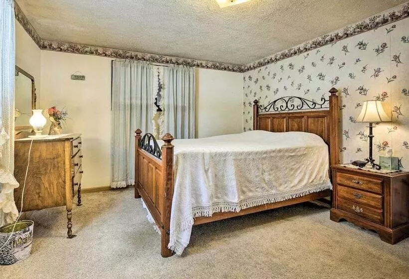 Cozy Chassell House   10 Mi To Portage Lake!