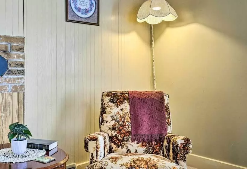 Cozy Chassell House   10 Mi To Portage Lake!