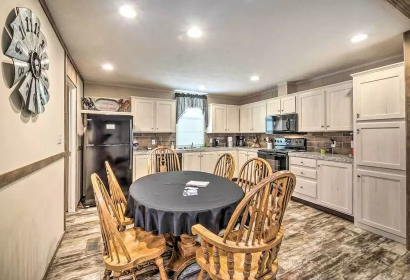 Cozy Hardin Retreat W/ Lake Kentucky View!