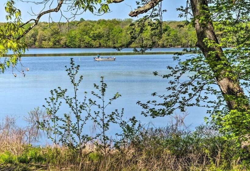 Cozy Hardin Retreat W/ Lake Kentucky View!