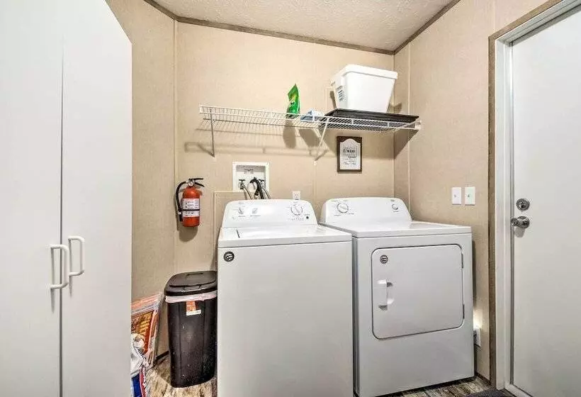 Cozy Hardin Retreat W/ Lake Kentucky View!