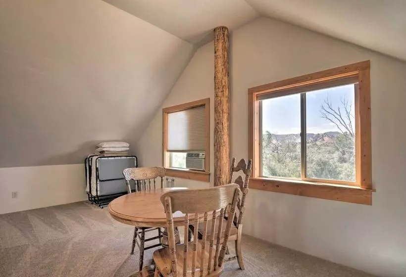 Cozy Henrieville Cabin: 18 Mi To Bryce Canyon Np!