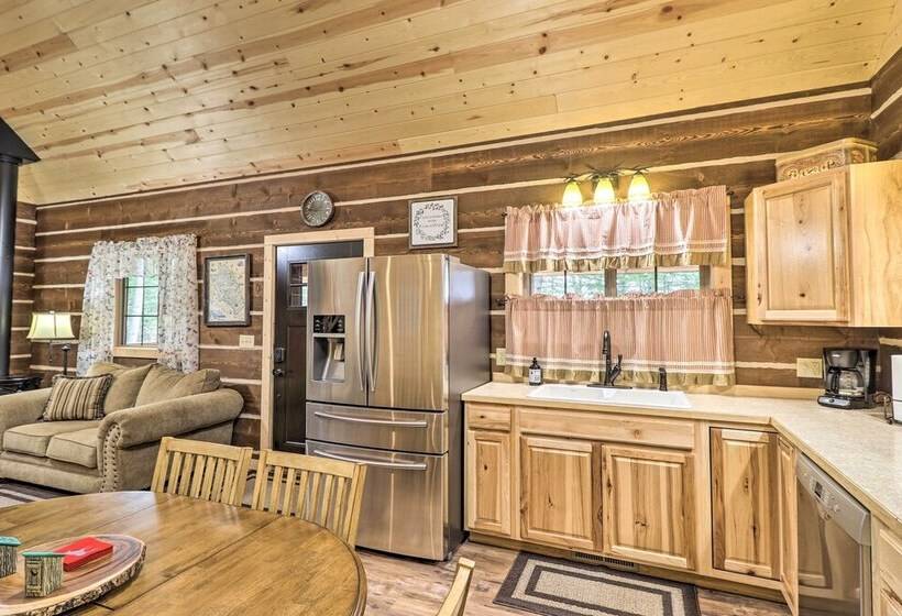 Cozy Homestead Cabin At Base Of Columbia Mountain!