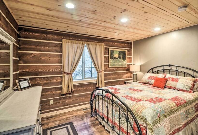 Cozy Homestead Cabin At Base Of Columbia Mountain!