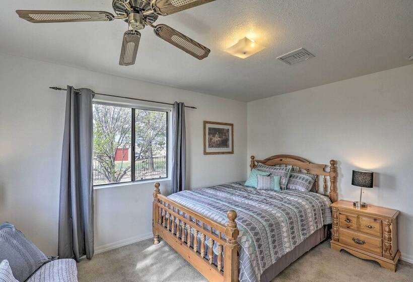 Elgin Home W/ Mountain Views ~ 3 Miles To Wineries