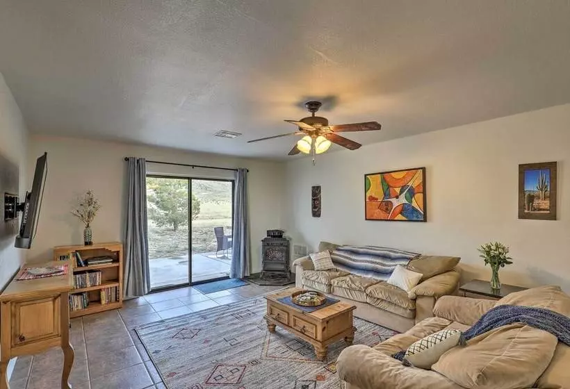 Elgin Home W/ Mountain Views ~ 3 Miles To Wineries