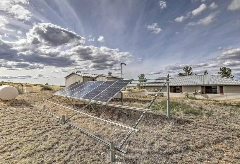 Elgin Home W/ Mountain Views ~ 3 Miles To Wineries