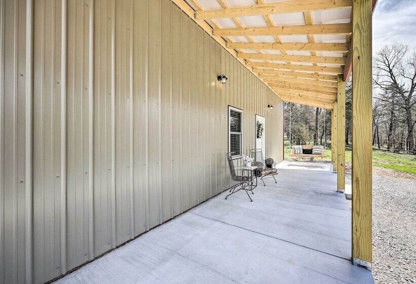 Eureka Springs Area Home W/ Porch, Grill!